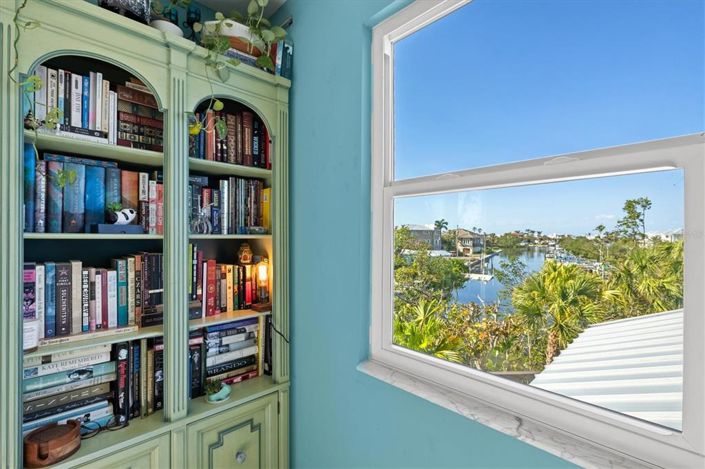 Image No.26-3 Bed Property for sale