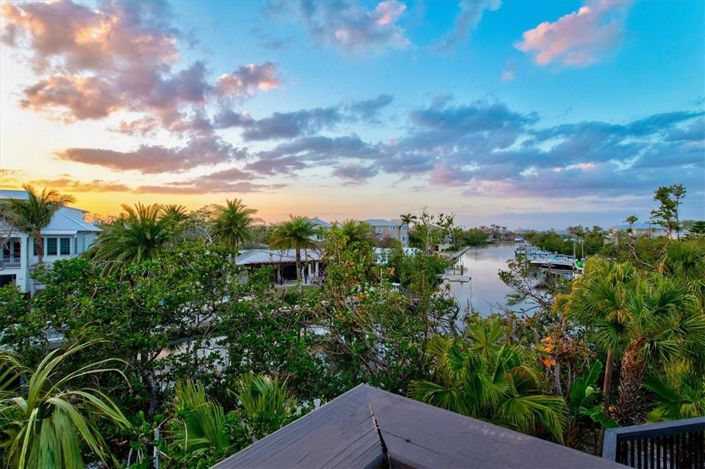 Image No.30-3 Bed Property for sale