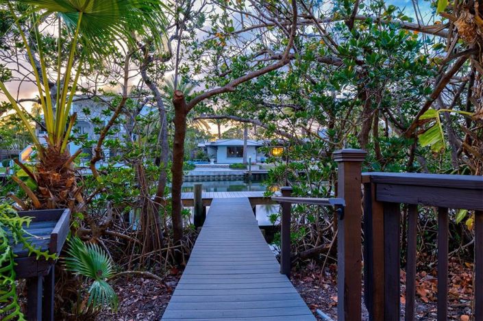 Image No.73-3 Bed Property for sale