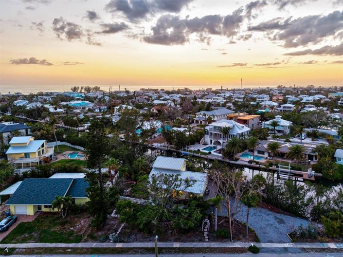 Image No.90-3 Bed Property for sale