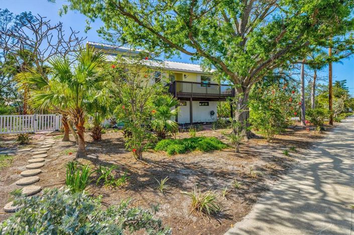 Image No.98-3 Bed Property for sale