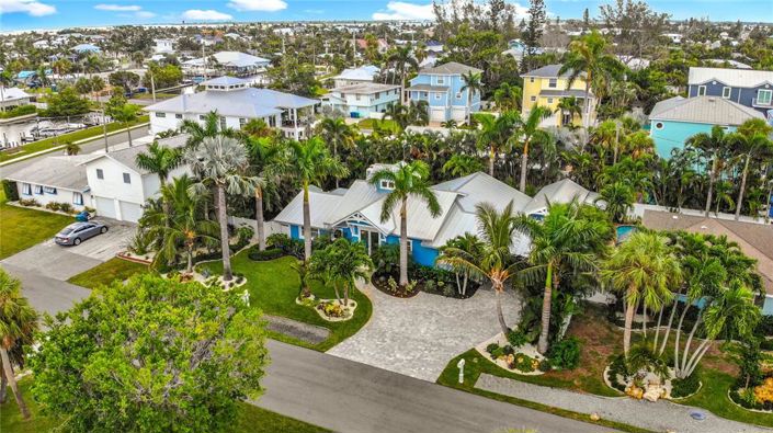 Image No.10-3 Bed Property for sale