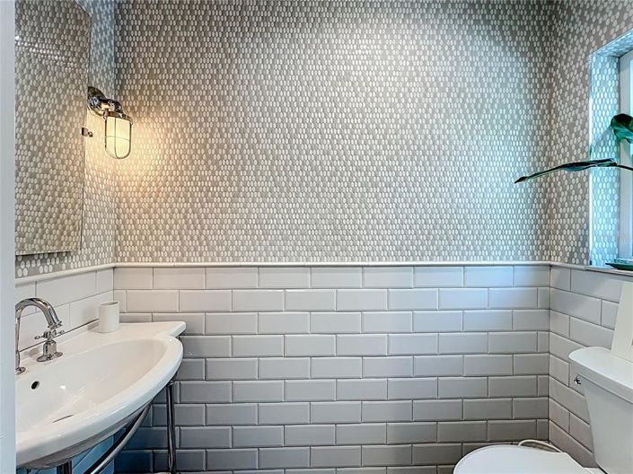 Image No.76-3 Bed Property for sale