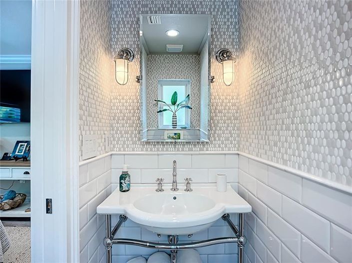 Image No.77-3 Bed Property for sale