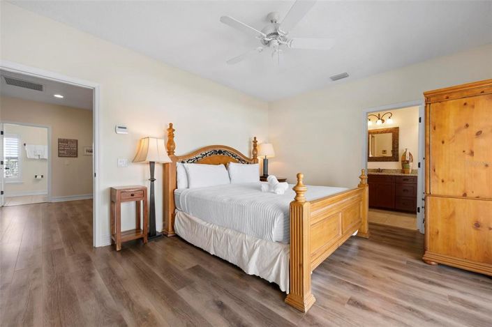 Image No.28-3 Bed Property for sale