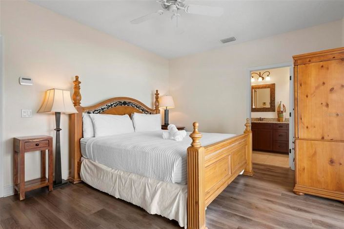 Image No.29-3 Bed Property for sale