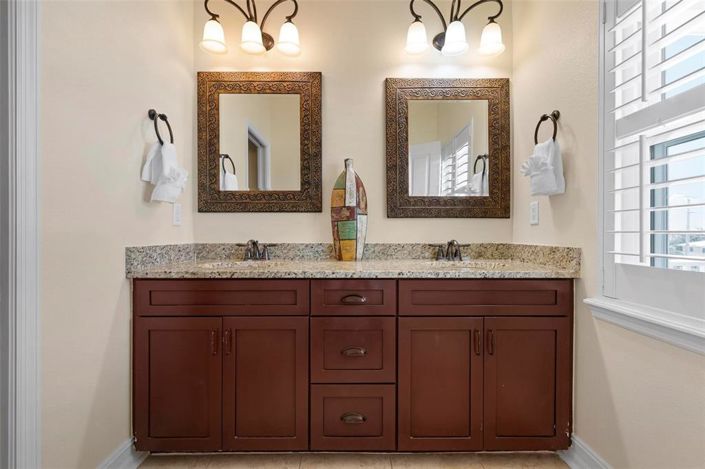 Image No.31-3 Bed Property for sale