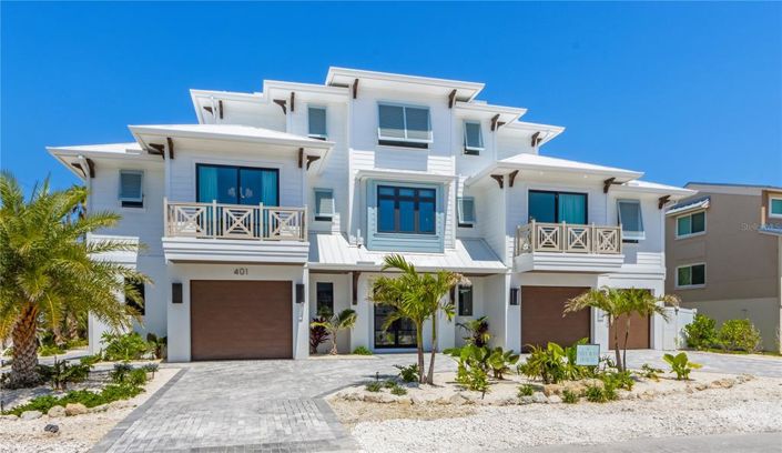 Image No.1-4 Bed Property for sale