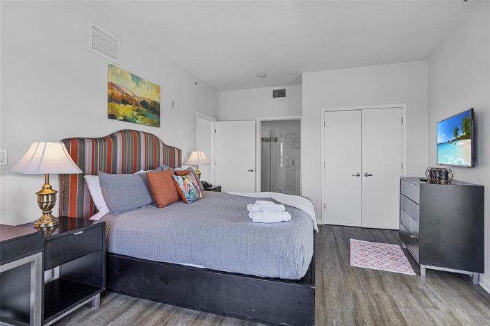 Image No.21-2 Bed Property for sale