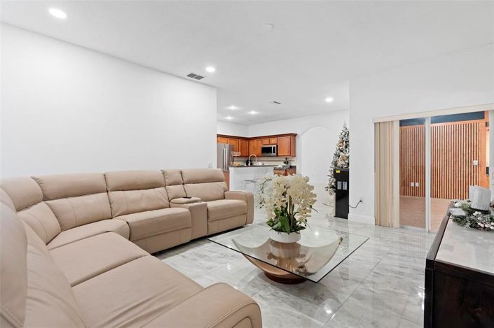 Image No.9-Propriété de 4 chambres à vendre à Kissimmee