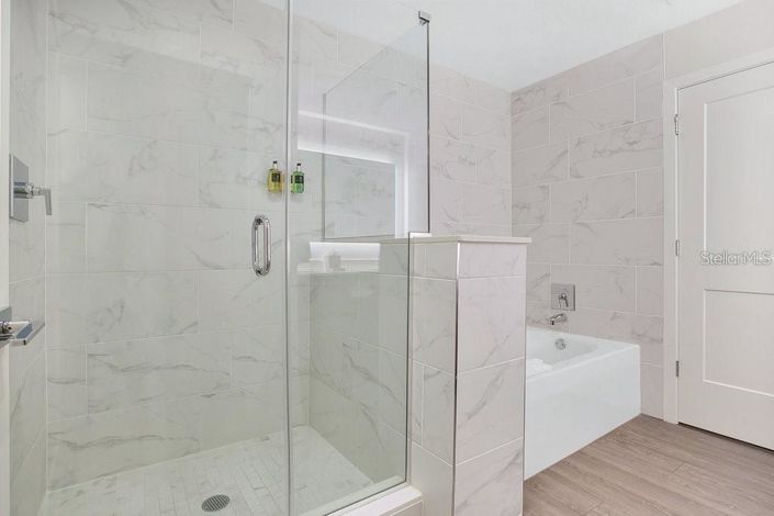 Image No.8-2 Bed Property for sale