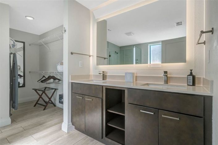 Image No.15-2 Bed Property for sale