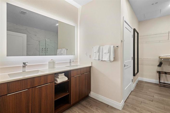 Image No.28-3 Bed Property for sale