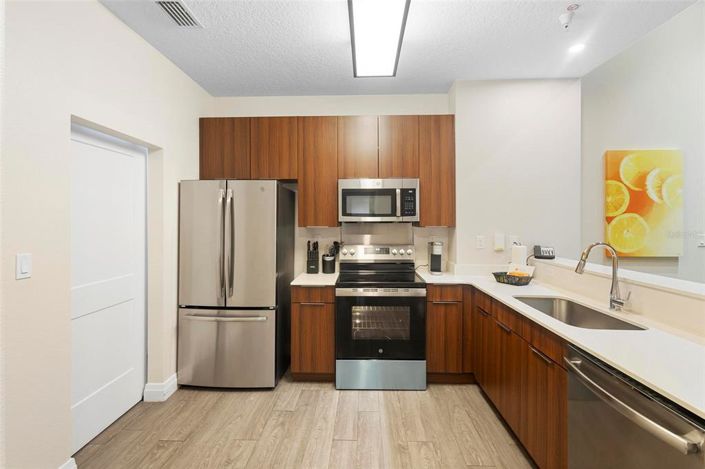 Image No.8-3 Bed Property for sale