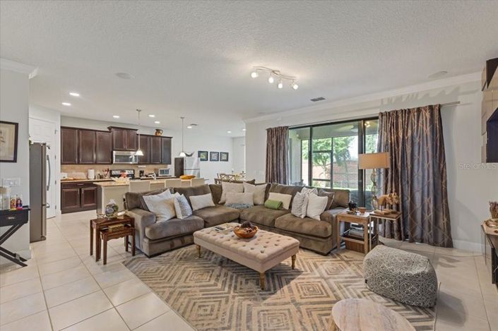 Image No.10-6 Bed Property for sale