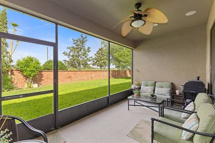 Image No.24-6 Bed Property for sale