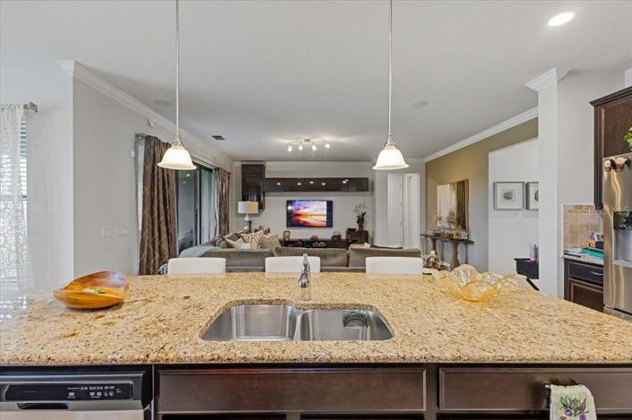 Image No.7-6 Bed Property for sale