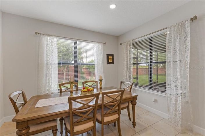 Image No.8-6 Bed Property for sale