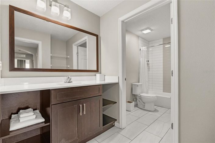 Image No.10-3 Bed Property for sale