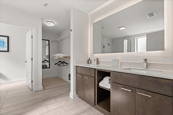 Image No.17-2 Bed Property for sale