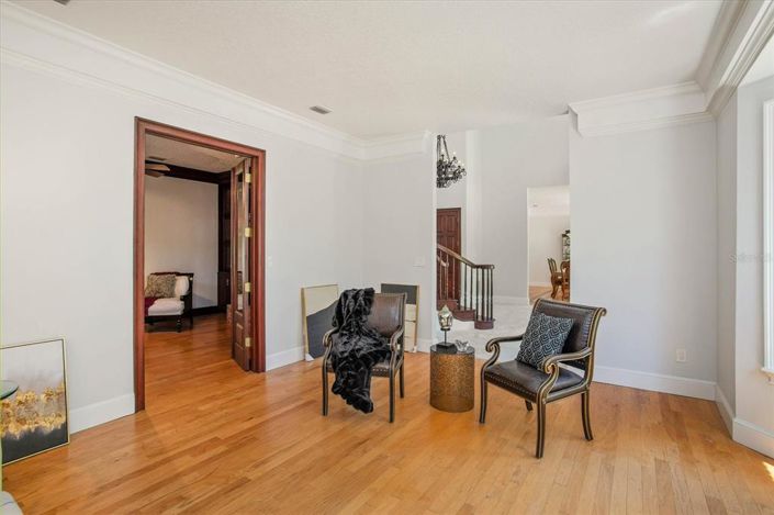 Image No.17-6 Bed Property for sale