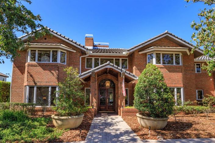 Image No.2-6 Bed Property for sale