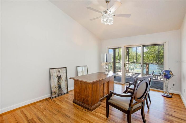 Image No.42-6 Bed Property for sale