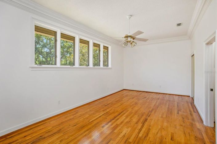 Image No.46-6 Bed Property for sale