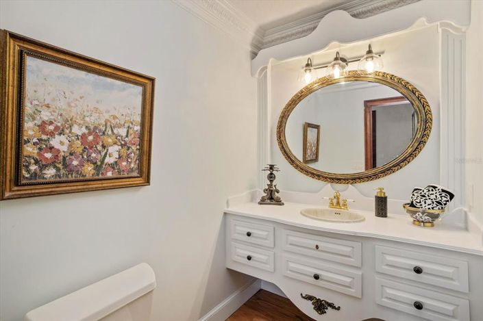 Image No.51-6 Bed Property for sale