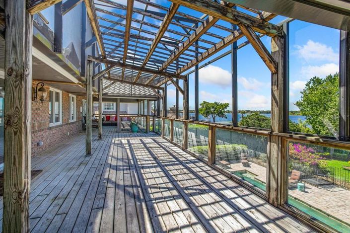 Image No.53-6 Bed Property for sale