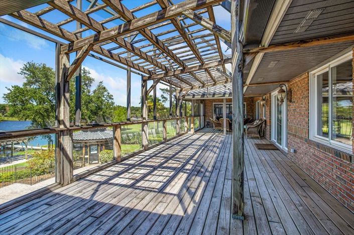 Image No.54-6 Bed Property for sale