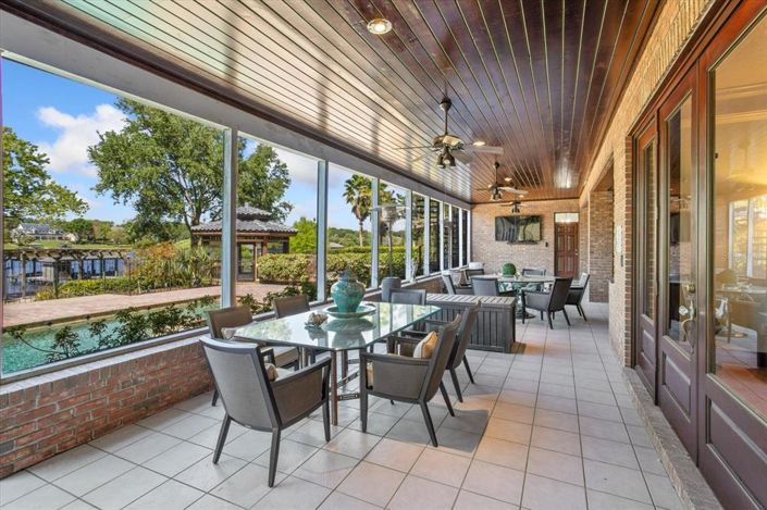 Image No.58-6 Bed Property for sale