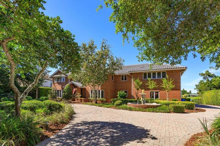 Image No.6-6 Bed Property for sale