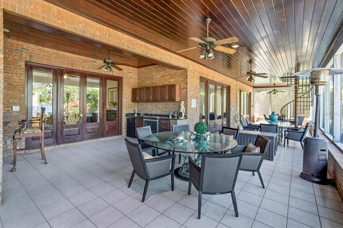 Image No.61-6 Bed Property for sale