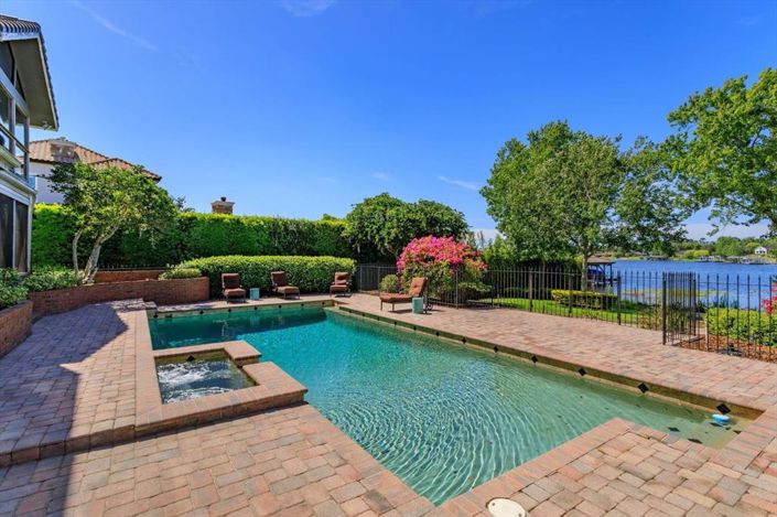 Image No.65-6 Bed Property for sale