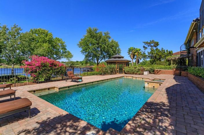 Image No.67-6 Bed Property for sale