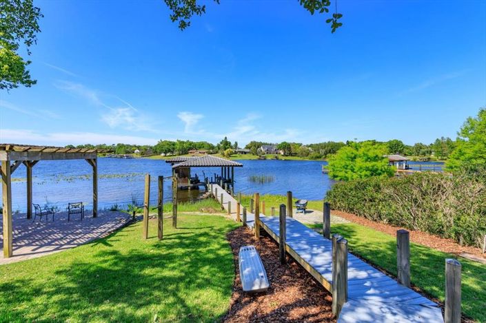 Image No.70-6 Bed Property for sale