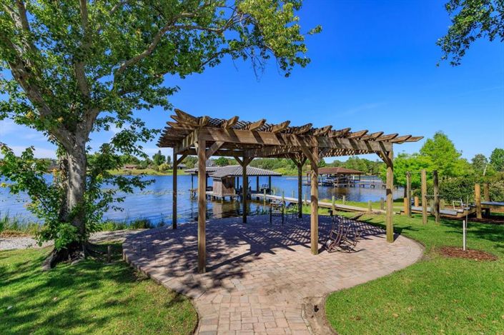 Image No.76-6 Bed Property for sale