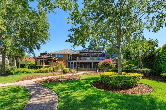 Image No.78-6 Bed Property for sale