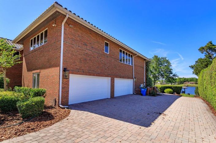 Image No.80-6 Bed Property for sale