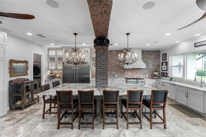 Image No.11-4 Bed Property for sale