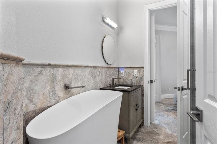 Image No.21-4 Bed Property for sale