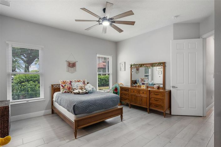 Image No.25-4 Bed Property for sale