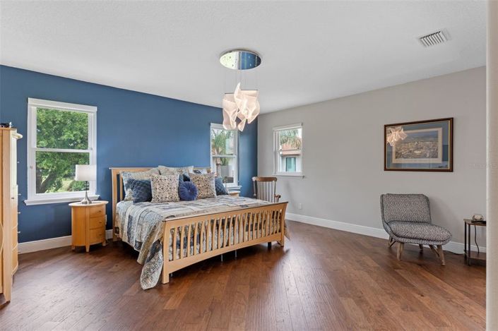 Image No.41-4 Bed Property for sale