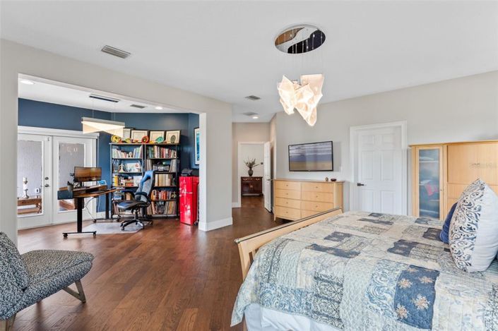 Image No.43-4 Bed Property for sale