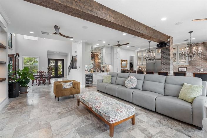 Image No.9-4 Bed Property for sale