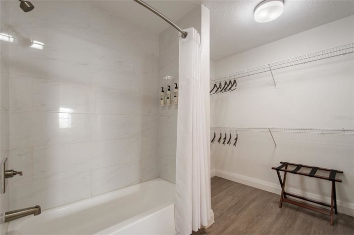 Image No.26-2 Bed Property for sale