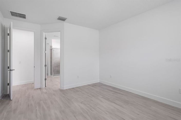 Image No.23-3 Bed Property for sale