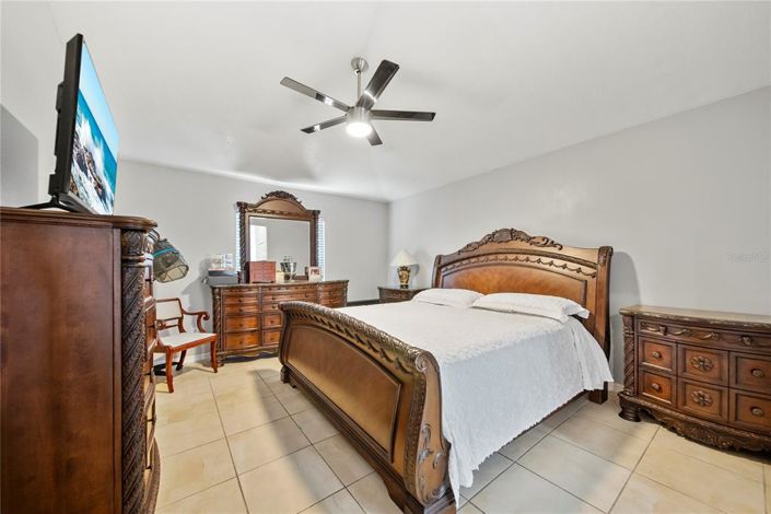 Image No.14-4 Bed Property for sale