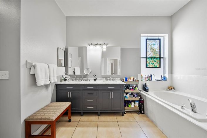 Image No.17-4 Bed Property for sale